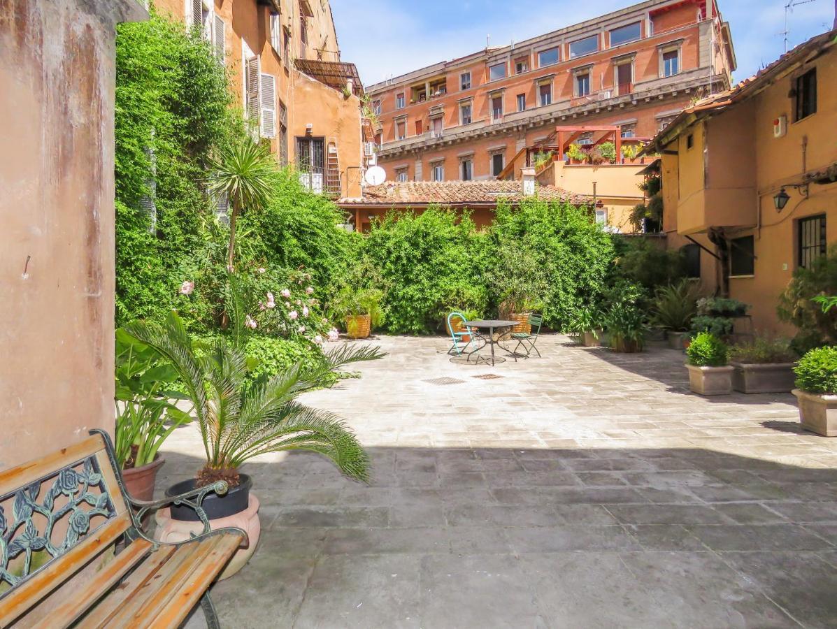 Casa Del Moro - Romantic Loft In Trastevere Exterior photo