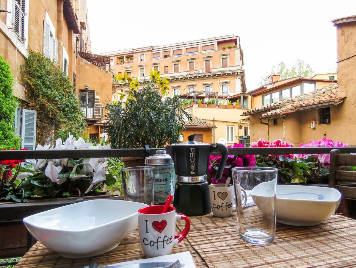 Casa Del Moro - Romantic Loft In Trastevere Exterior photo